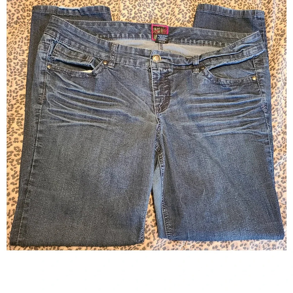 Torrid Skinny Jeans Women's Size 22 Denim Embroidered Pockets Cotton (AJ12) - Picture 1 of 7